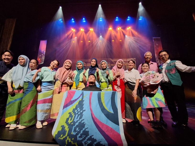 Dreamweaver - Sarawak Tribune