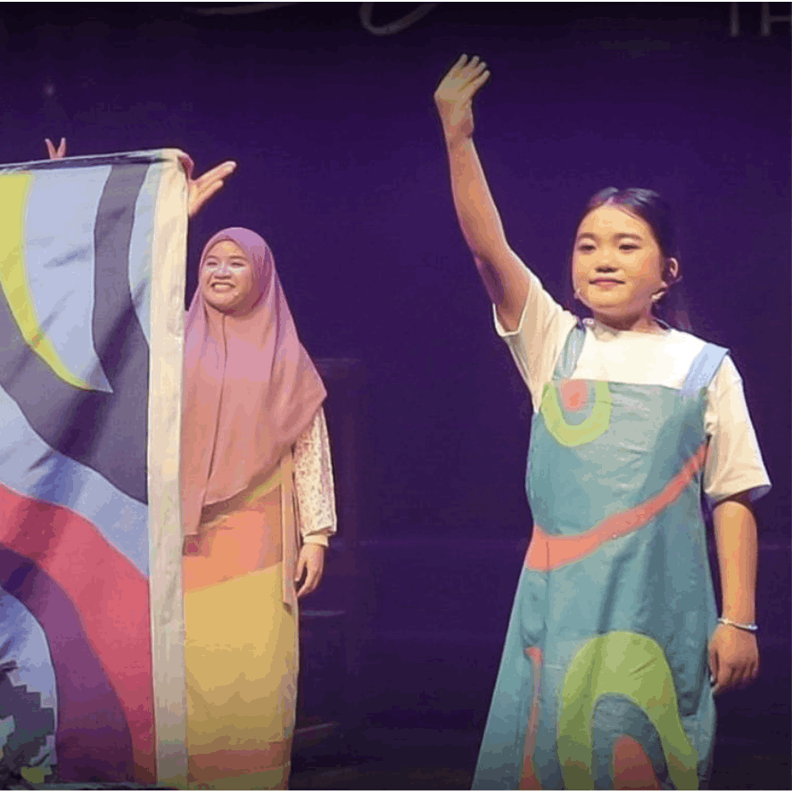 Dreamweaver - Sarawak Tribune